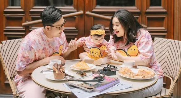 Denny Sumargo dan Keluarganya